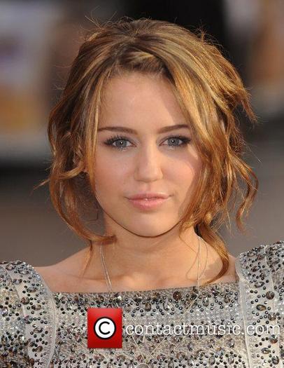 Miley Cyrus (426)