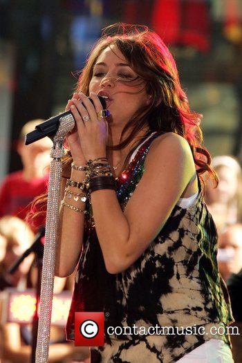 Miley Cyrus (437) - x - Miley Cyrus oo2