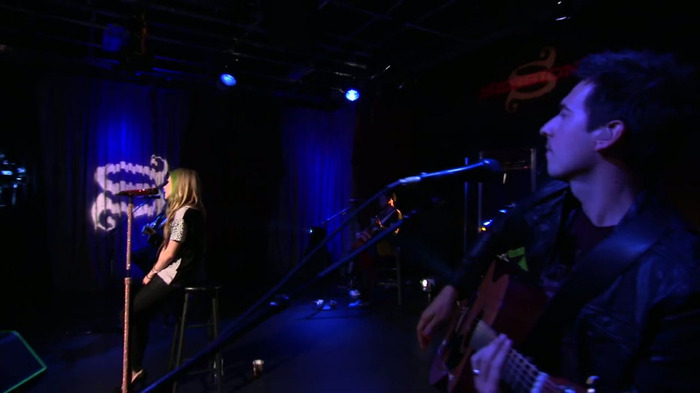 Avril Lavigne - What The Hell (AOL Sessions) 1063