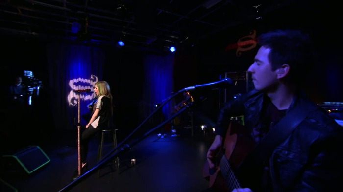 Avril Lavigne - What The Hell (AOL Sessions) 1065