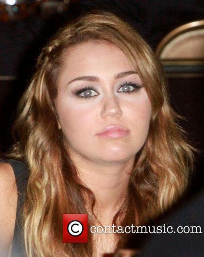 Miley Cyrus (15)