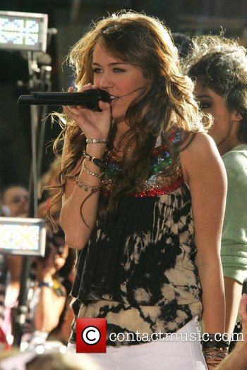 Miley Cyrus (35)