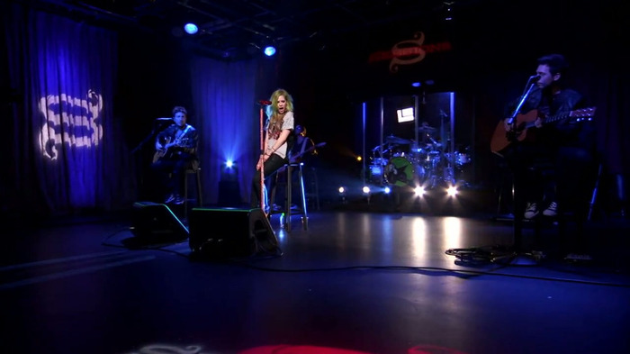 Avril Lavigne - What The Hell (AOL Sessions) 1082 - Avril - Lavigne - AOL - Session - What - The - Hell - Caps - Part 03