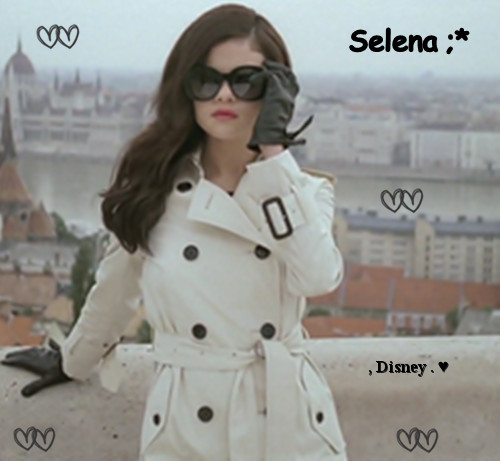 0088992031 - Selena Gomez Round and Round