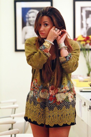 48359demilovatocelebuto