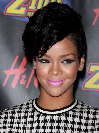2011-Rihanna-Edgy-Hairstyles - rihanna 2011