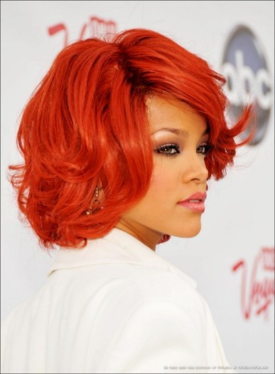 rihanna_2011_billboard_music_awards_122 - rihanna 2011