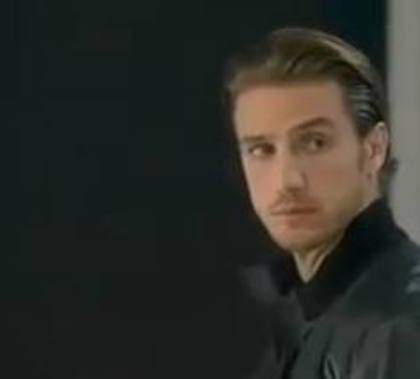 Martyn - Eugenio Siller como Martin Lobos