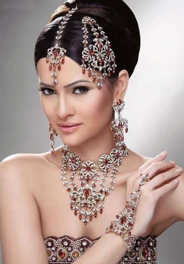 221748_167367379986347_100001392595271_405966_2319905_n - Indian jewelry