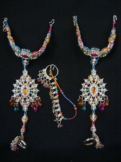 1230 - Indian jewelry