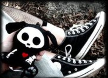 Frumoasa poza emo nu???altii zic ca ma furat-o de la ei.nu e adevarat!!!