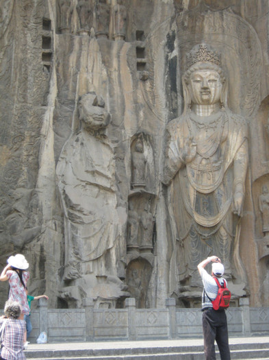 Longmen - Discipolii lui Buddha