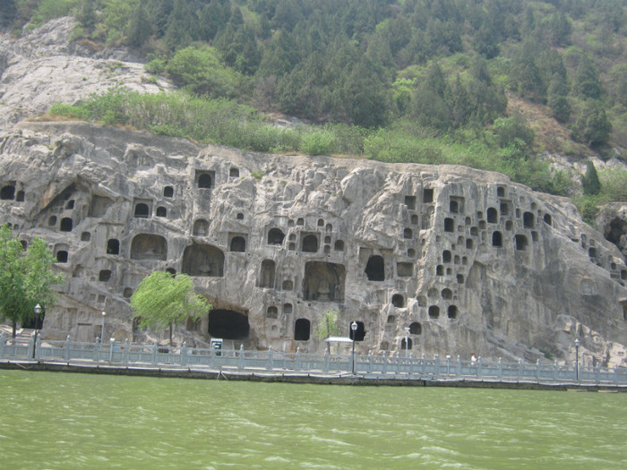 Grotele de la Longmen