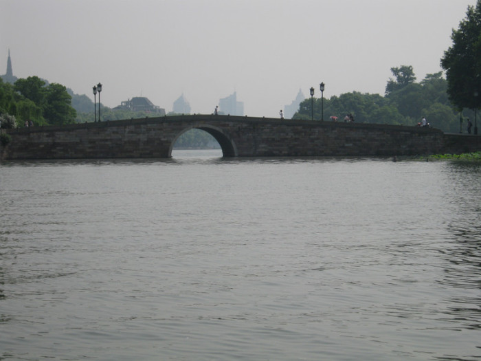 Hangzhou - pe Lacul de Vest - podul rupt
