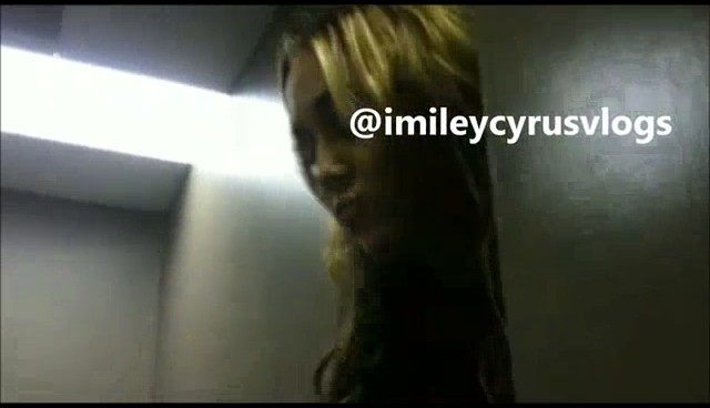 bscap0756 - Miley is Eating Chocolate in Australia