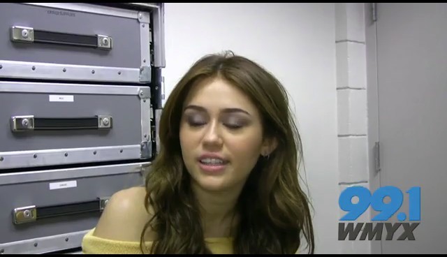 bscap0091 - Miley talks about chocolates at a Hotel in Milwaukee