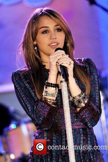 Miley Cyrus (22) - x - Miley Cyrus - Poze noi si tari
