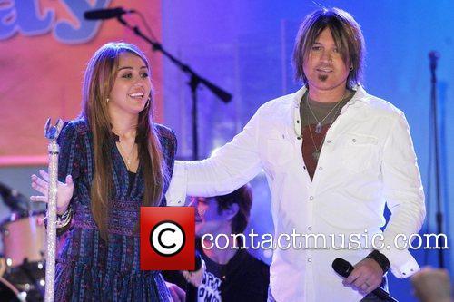 Miley Cyrus (26) - x - Miley Cyrus - Poze noi si tari