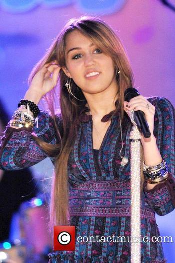Miley Cyrus (30) - x - Miley Cyrus - Poze noi si tari
