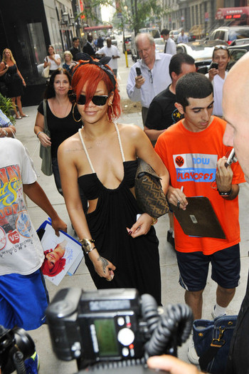 jghj - rihanna 2011