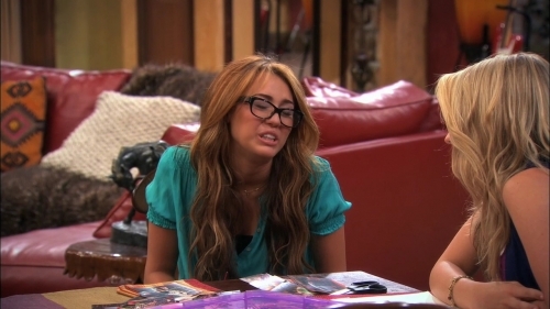 Miley Cyrus (132)