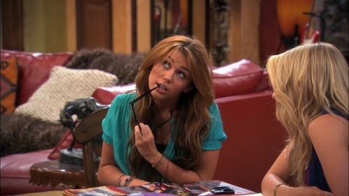 Miley Cyrus (136)