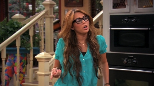 Miley Cyrus (140)