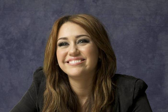 Miley Cyrus (26)