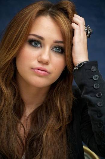 Miley Cyrus (29)