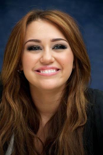 Miley Cyrus (30)