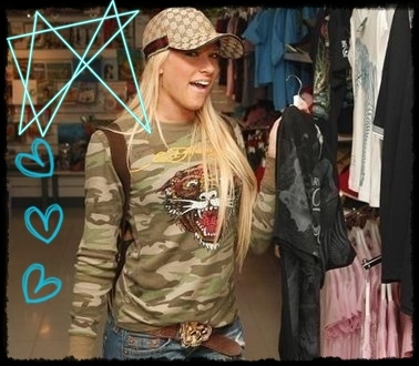 Liia: Pentru tine sunt Kelly ;)