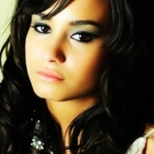 27 - DEMI LOVATO my idol