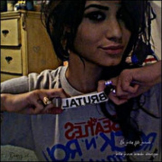 40 - DEMI LOVATO my idol