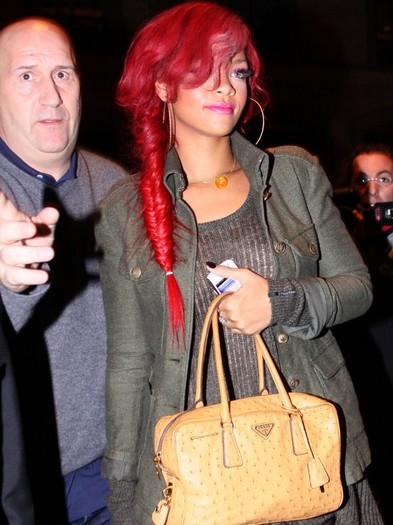 rihanna_red_braid_military_jac