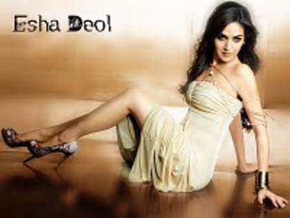 esha-deol-wallpaper-002