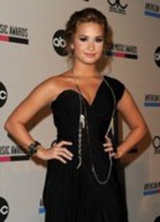 68833_115540615173271_100001519981024_118270_7051445_n - DEMI LOVATO my idol