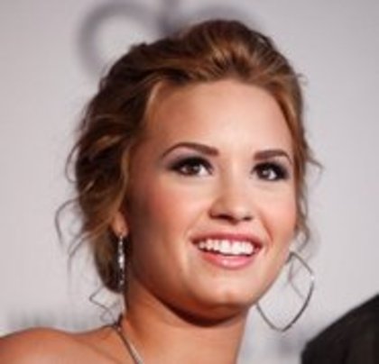 68833_115540621839937_100001519981024_118272_6772488_n - DEMI LOVATO my idol
