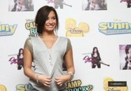 73428_118215658239100_100001519981024_133242_4738620_n - DEMI LOVATO my idol