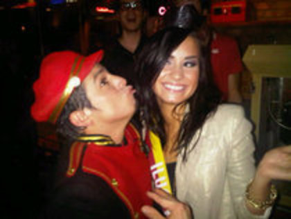 Y - DEMI LOVATO my idol