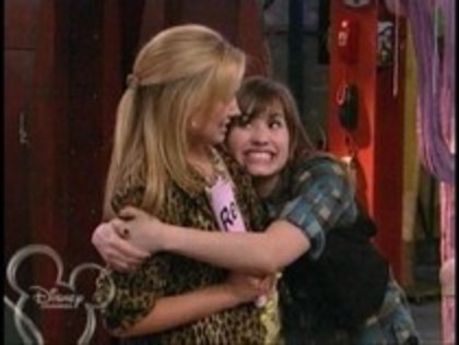 18843232_FPZFJNJDB - DEMI LOVATO my idol