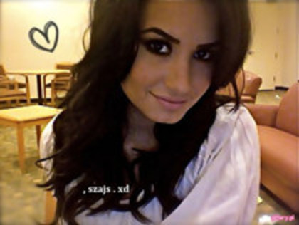 21206154_FWKUSIBIS - DEMI LOVATO my idol