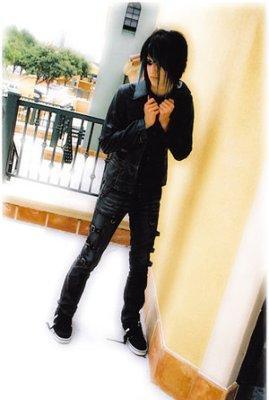 7fac2c91f30d52410970ddc48534b1771230022007_full - emo