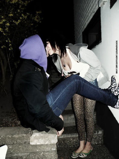 31619202_HNTYXMQII - emo