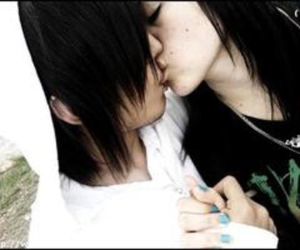 1028021968_BAJXMCNGYMMYCKH_thumb - emo