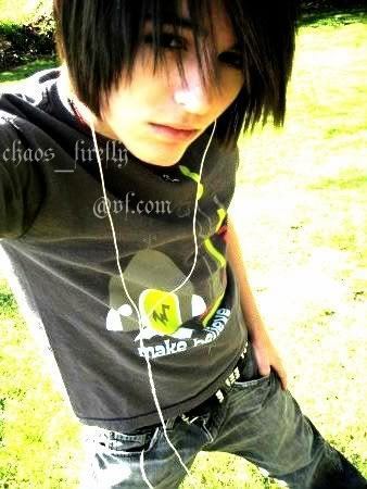 Apetit-1283522245Emo-Boy-emo-boys-6911507-338-450