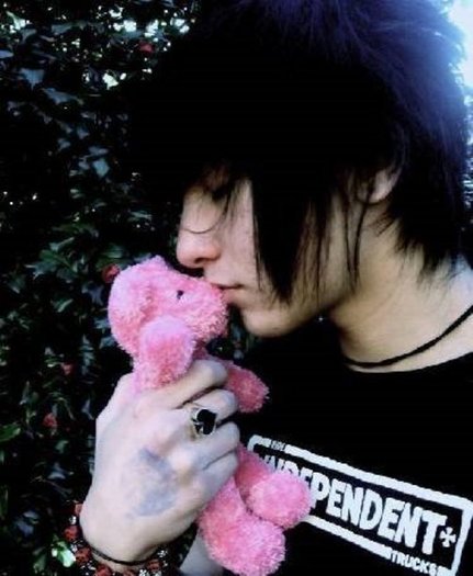 awwww-emo-love-d--large-msg-119051087641 - emo