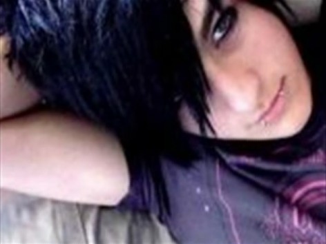 Emo-boy-emo-6615910-472-354