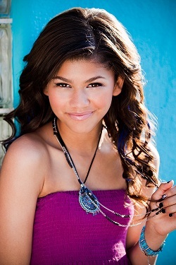 zendaya-dream-mag-03