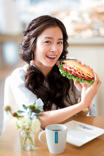 tae-hee-kim-473159l