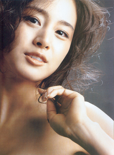 061201125841641 - Kim Tae Hee - O actrita superba